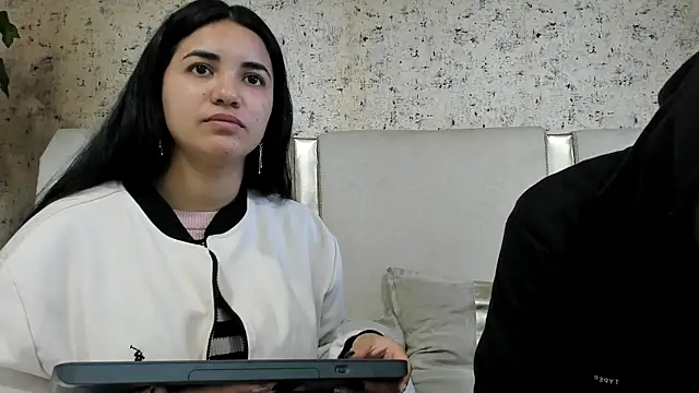 Sexx onn fire online show from February 12, 2025, 12:44 pm