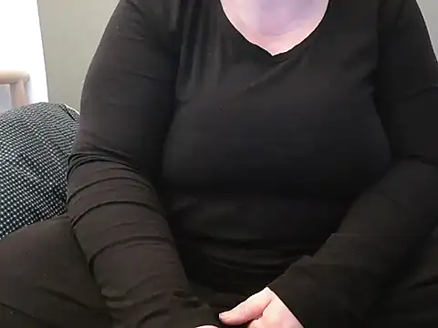 MarthaBriest online show from March 18, 2025, 3:55 pm