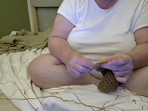 MarthaBriest online show from September 13, 2025, 3:50 am