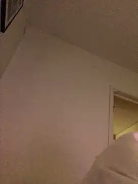 denz9209 online show from March 23, 2025, 4:27 am