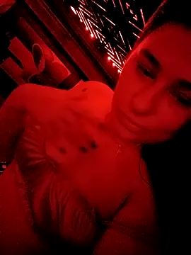 Snapshot of YuliannaFox chatting on November 18, 2025, 11:26 pm YuliannaFox online show from November 18, 2025, 11:26 pm