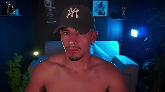 Aaronfox x online show from November 16, 2025, 10:35 pm