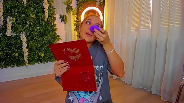 VivienCarter online show from October 13, 2025, 9:11 am