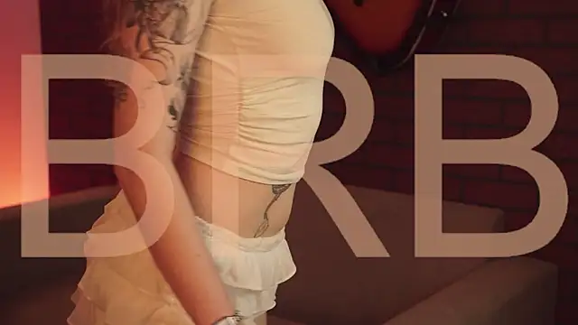 Snapshot of EllieCutes chatting on February 9, 2026, 6:00 am EllieCutes online show from February 9, 2026, 6:00 am