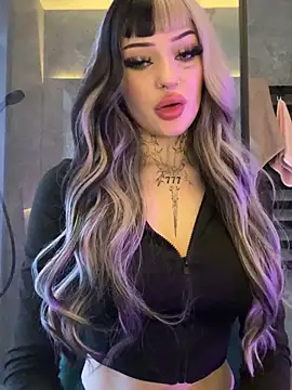 madelinexx online show from October 27, 2025, 12:28 pm