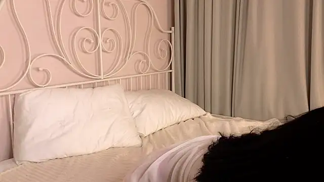 Snapshot of WildaBendell chatting on February 17, 2025, 5:55 pm WildaBendell online show from February 17, 2025, 5:55 pm