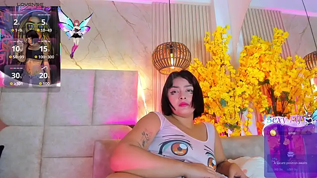 Snapshot of KimVelezz chatting on May 3, 2026, 4:43 pm KimVelezz online show from May 3, 2026, 4:43 pm