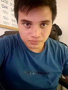 Snapshot of ahntony__69 chatting on November 4, 2025, 5:44 am ahntony  69 online show from November 4, 2025, 5:44 am