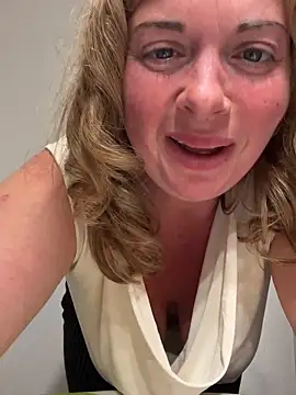 Snapshot of Lombada chatting on May 5, 2026, 8:34 pm Lombada online show from May 5, 2026, 8:34 pm