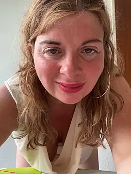 Snapshot of Lombada chatting on May 14, 2026, 8:33 am Lombada online show from May 14, 2026, 8:33 am