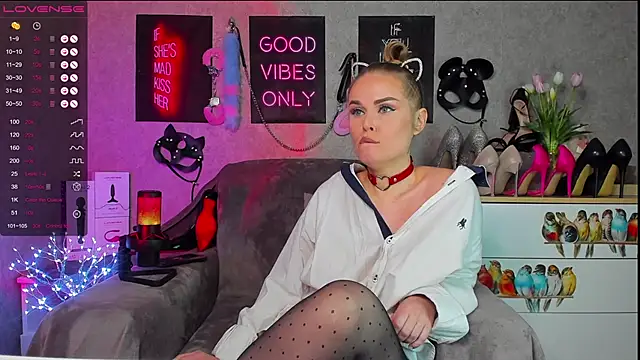 HannaKorsak online show from March 9, 2025, 8:21 pm