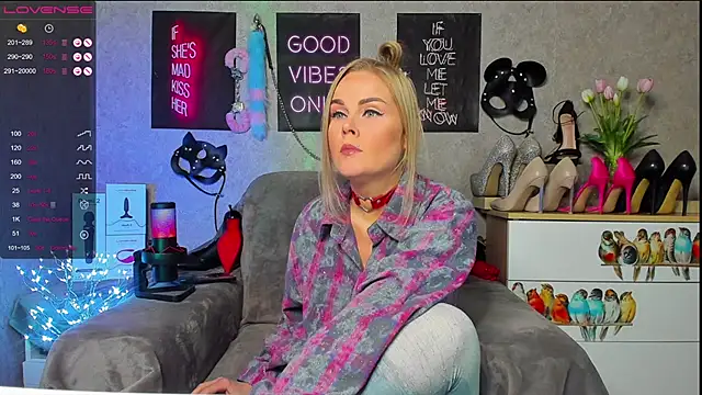HannaKorsak online show from January 31, 2025, 3:00 pm