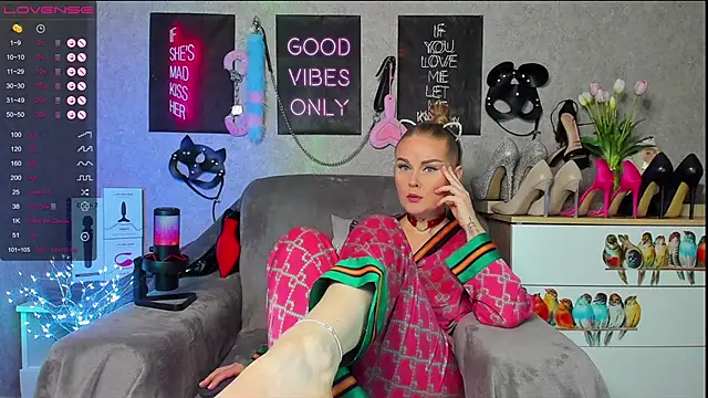 HannaKorsak online show from February 26, 2025, 6:37 pm