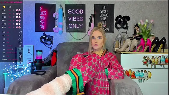 HannaKorsak online show from March 11, 2025, 5:46 pm