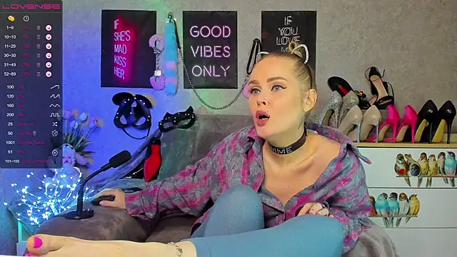 HannaKorsak online show from September 27, 2025, 6:58 pm