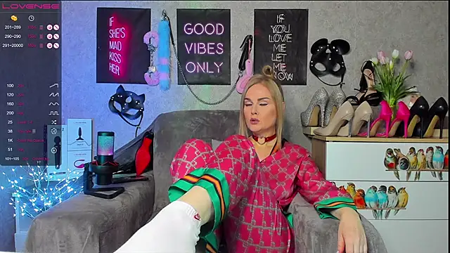 HannaKorsak online show from March 3, 2025, 12:28 pm
