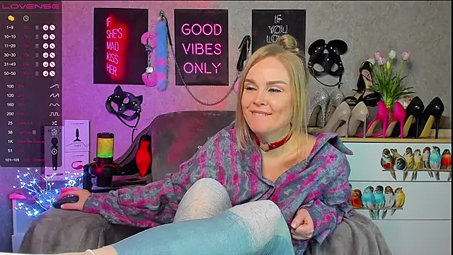 HannaKorsak online show from March 21, 2025, 9:34 pm