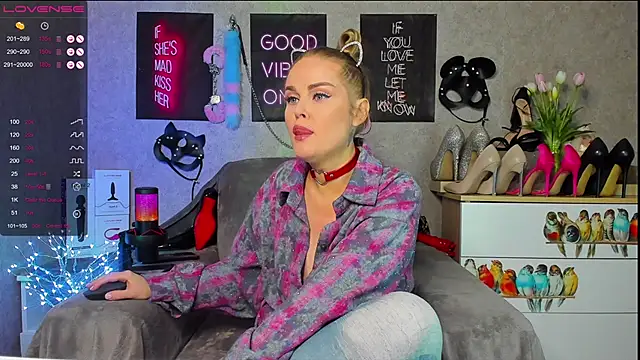HannaKorsak online show from March 4, 2025, 6:29 pm