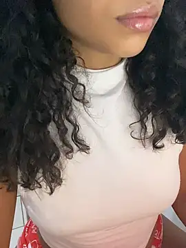 Snapshot of morena_fire_ chatting on December 10, 2024, 1:32 am morena fire online show from December 10, 2024, 1:32 am