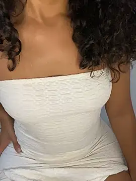 Snapshot of morena_fire_ chatting on December 8, 2024, 8:41 am morena fire online show from December 8, 2024, 8:41 am