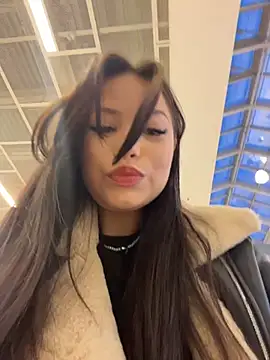 Snapshot of Chloe__Moon chatting on October 26, 2025, 2:17 pm Chloe Moon online show from October 26, 2025, 2:17 pm