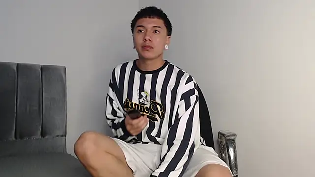 alex-lover online show from October 11, 2025, 12:44 am