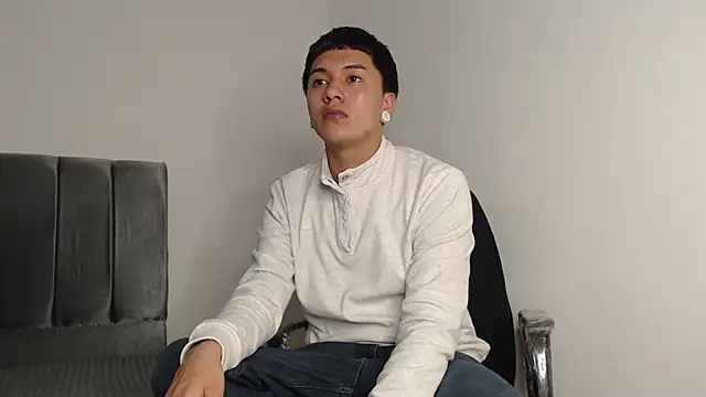 alex-lover online show from October 2, 2025, 2:37 am