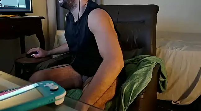 Snapshot of LUH133 chatting on December 3, 2024, 1:03 am LUH133 online show from December 3, 2024, 1:03 am