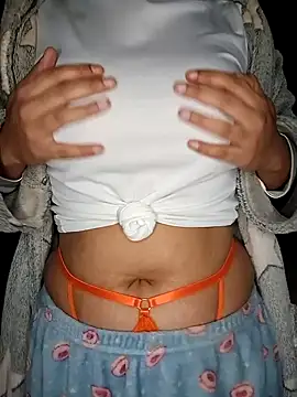 Snapshot of Luna_S chatting on December 11, 2024, 8:07 pm Luna S online show from December 11, 2024, 8:07 pm