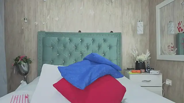 Marcelaa fox online show from November 4, 2025, 7:39 pm