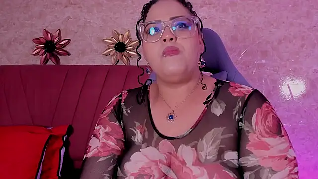 juli 2tyes online show from October 24, 2025, 4:22 am