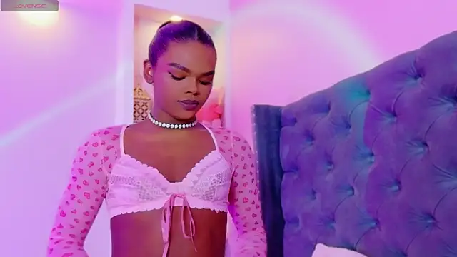 CamiEstrada online show from October 18, 2025, 8:22 pm