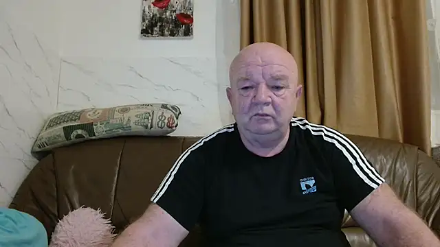 Snapshot of fullballs6 chatting on February 16, 2026, 3:05 am fullballs6 online show from February 16, 2026, 3:05 am