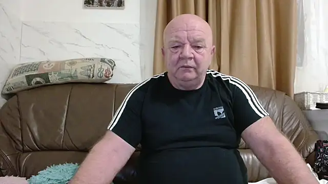 Snapshot of fullballs6 chatting on February 13, 2026, 3:17 am fullballs6 online show from February 13, 2026, 3:17 am