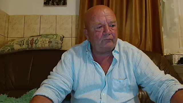 fullballs6 online show from September 18, 2025, 1:52 am