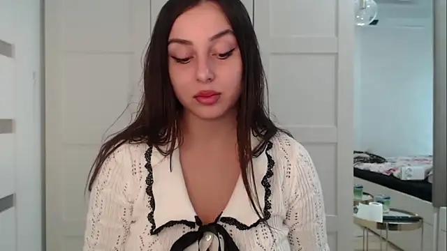 Snapshot of courtneyPerfect chatting on October 10, 2025, 1:56 pm courtneyPerfect online show from October 10, 2025, 1:56 pm