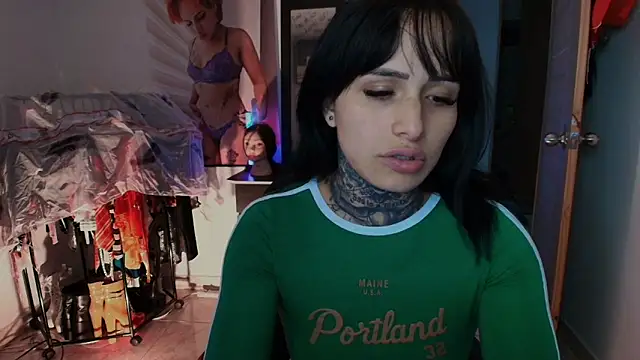 Snapshot of TinnaDawsom chatting on February 13, 2026, 11:49 pm TinnaDawsom online show from February 13, 2026, 11:49 pm