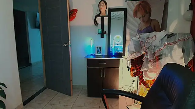 Snapshot of TinnaDawsom chatting on February 28, 2026, 12:43 am TinnaDawsom online show from February 28, 2026, 12:43 am