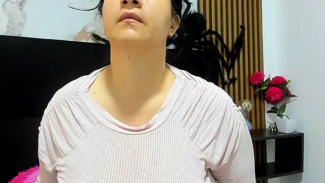 Ambber moon online show from October 23, 2025, 3:27 am