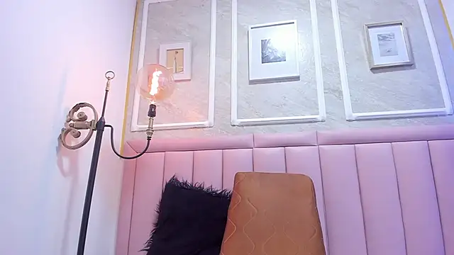 Ambber moon online show from November 18, 2025, 2:49 am