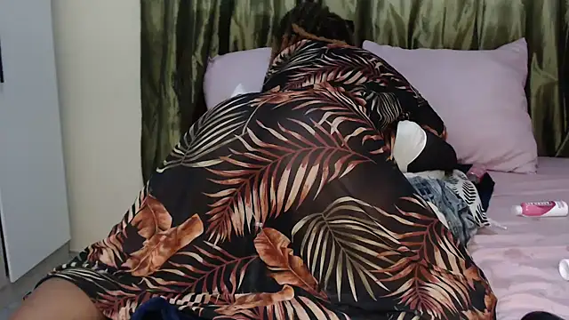 Foxybrownxx1 online show from November 25, 2025, 6:19 pm