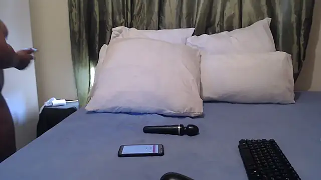 Foxybrownxx1 online show from October 7, 2025, 7:20 am