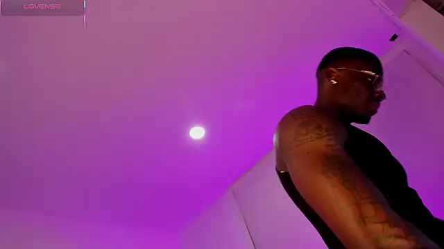 EthanTravis  online show from March 6, 2025, 12:32 am