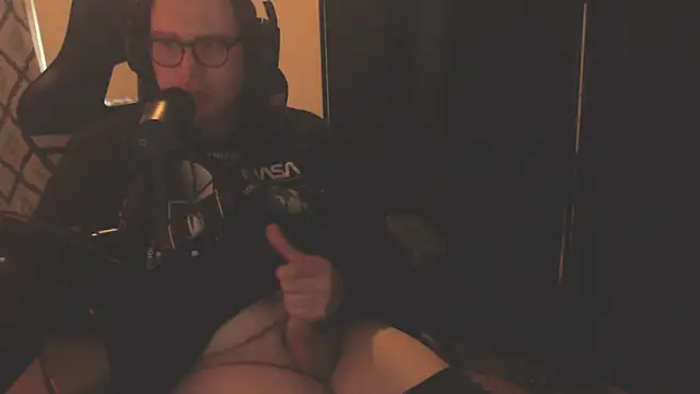 chicostick413 online show from January 7, 2026, 3:28 pm