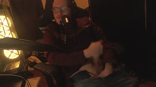 chicostick413 online show from November 28, 2025, 3:07 am