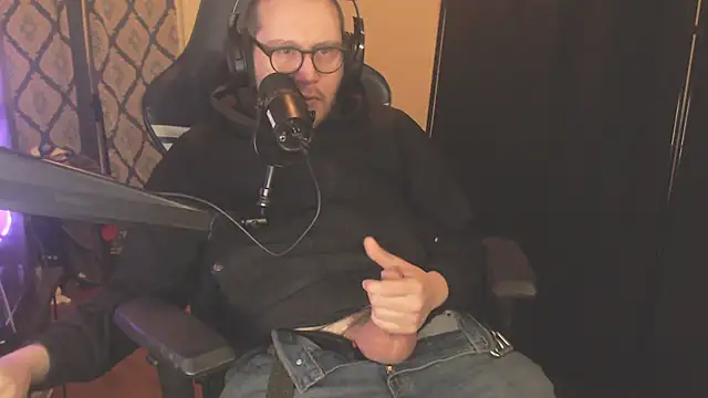 chicostick413 online show from February 2, 2026, 12:20 am