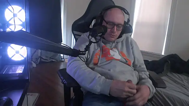 chicostick413 online show from October 28, 2025, 3:00 pm