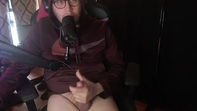 chicostick413 online show from April 13, 2026, 4:22 pm