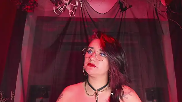 KylieMaxwell online show from October 19, 2025, 12:24 am