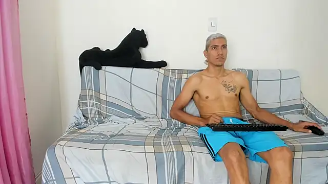 QuinnAndpuma1 online show from March 9, 2025, 4:49 am
